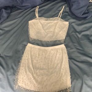 TOP&SKIRT 2 PIECE WHITE PEARL AND MESH SET!